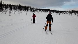 Catte and Constanze skiing